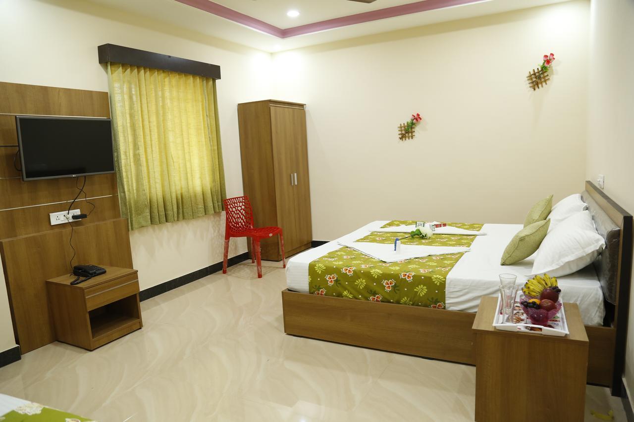 Hotel New Amirtham Inn Palni Exterior foto