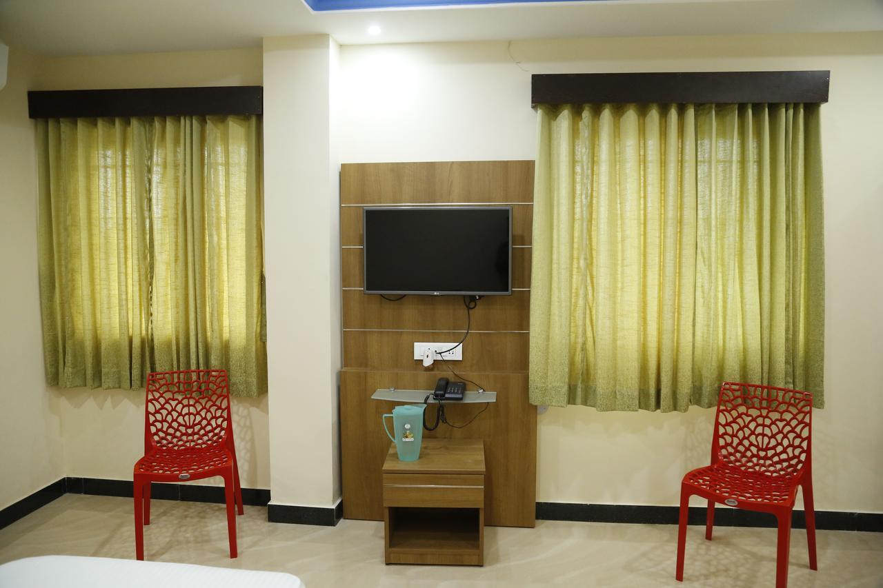 Hotel New Amirtham Inn Palni Exterior foto