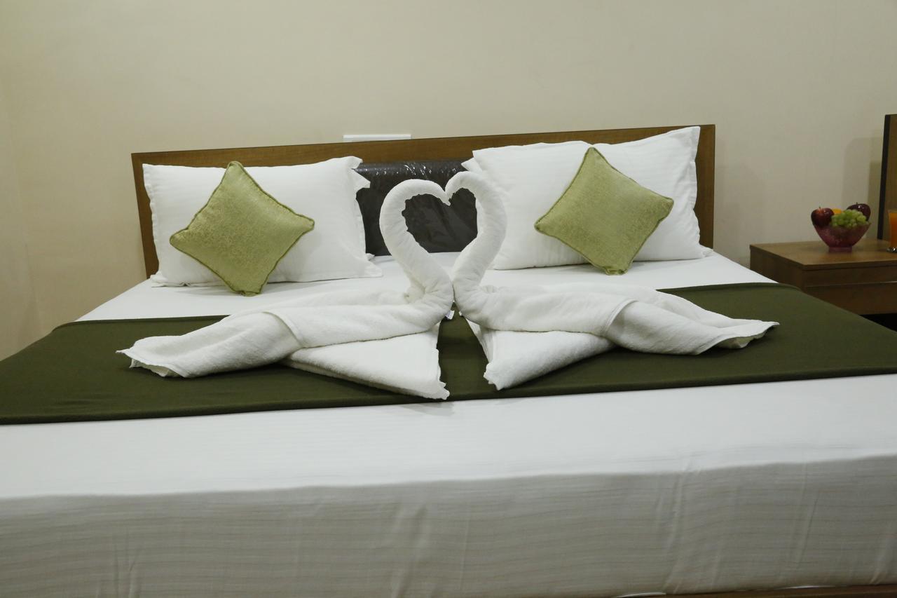 Hotel New Amirtham Inn Palni Exterior foto